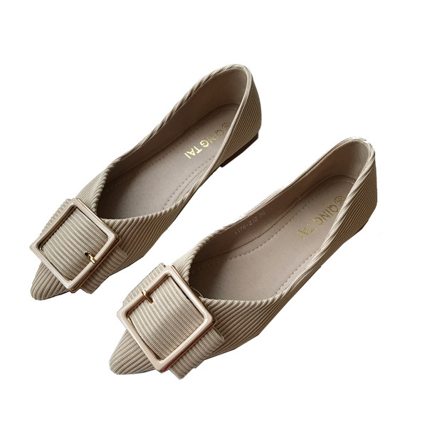 Női alkalmi cipő csattal - hegyes modell