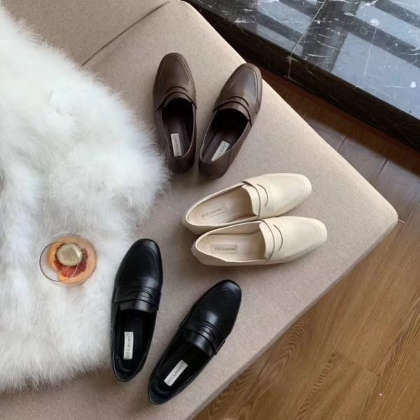 Öko bőrből készült női alkalmi cipő új modellje több színben