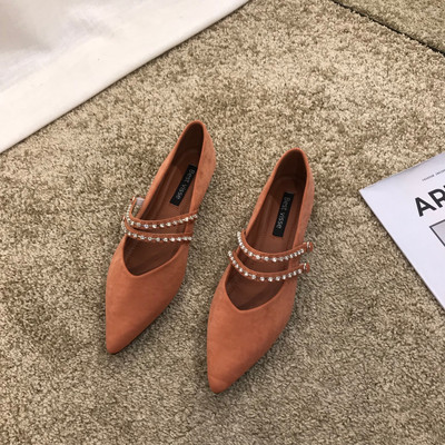 Modern női cipő kövekkel - hegyes modell