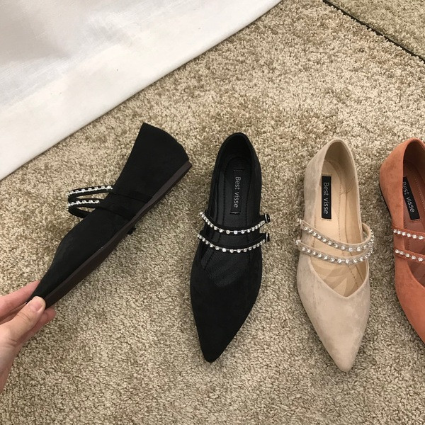 Modern női cipő kövekkel - hegyes modell