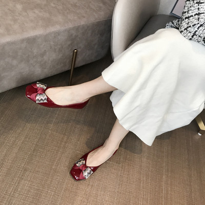 Alkalmi női cipő színes szalaggal