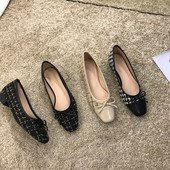 Női kockás cipő szalaggal