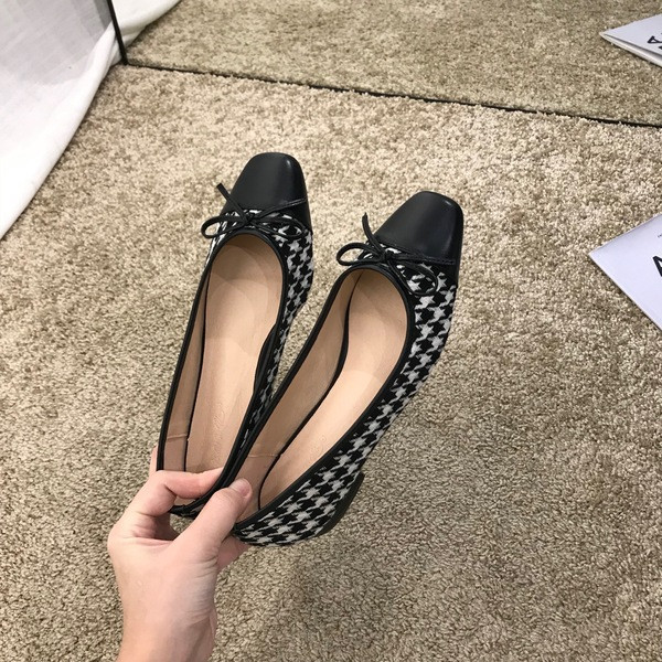 Női kockás cipő szalaggal