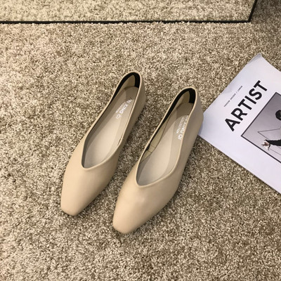 Új modell női hegyes cipő - műbőrből