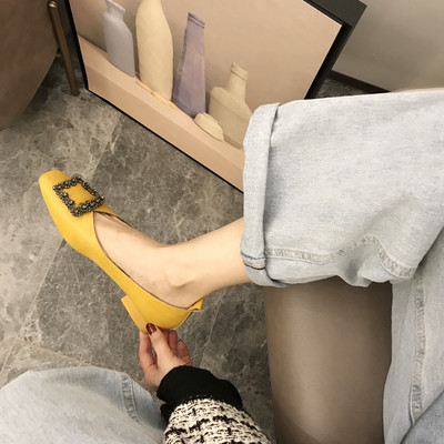 Eko bőrből készült női cipő, lapos talppal, fém díszítéssel