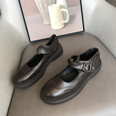 Bőr női cipő lapos talppal - két modell