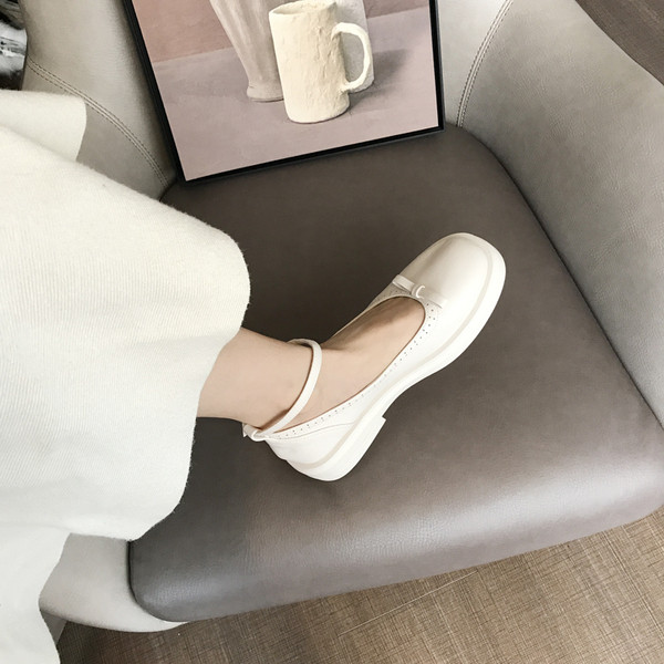 Bőr női cipő lapos talppal - két modell