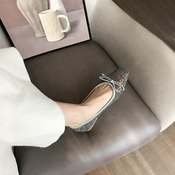 Alkalmi női cipők lapos talppal - két modell