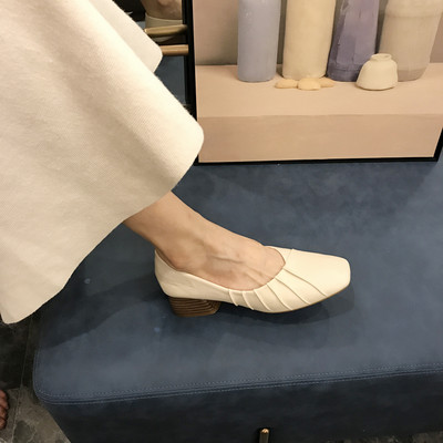 Női alkalmi cipő lekerekített eko bőrből készült modell vastag sarokkal több modellben