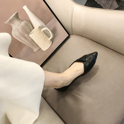 Alkalmi női hegyes cipő három modellben - lapos talp