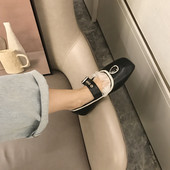 Női cipő eko bőrből és csatból