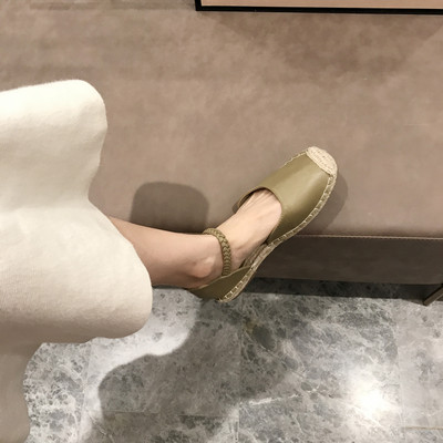 Lapos talpú és fűzős női bőrcipő