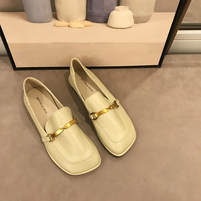 Alkalmi női bőrcipő fém elemmel - többféle modell