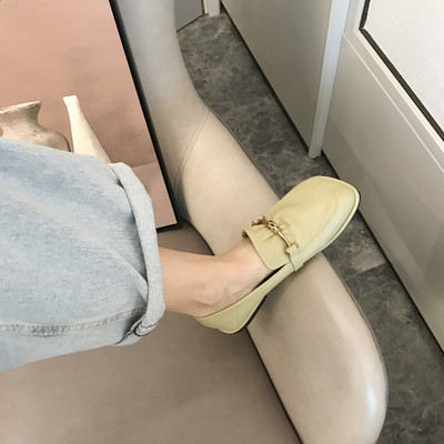 Alkalmi női bőrcipő fém elemmel - többféle modell