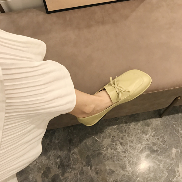 Alkalmi női bőrcipő fém elemmel - többféle modell