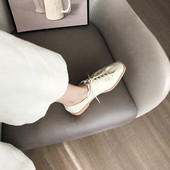 Eko bőrből készült, lapos talpú, fűzős hétköznapi női cipő