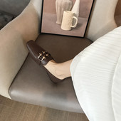 Új modell női bőr cipő fém elemmel - két modell