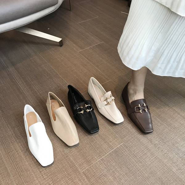 Új modell női bőr cipő fém elemmel - két modell