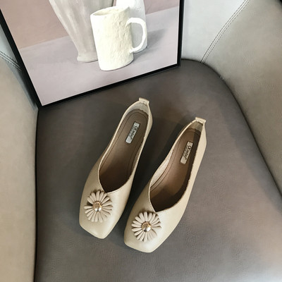 Női bőrcipő 3D virág elemmel - két modell