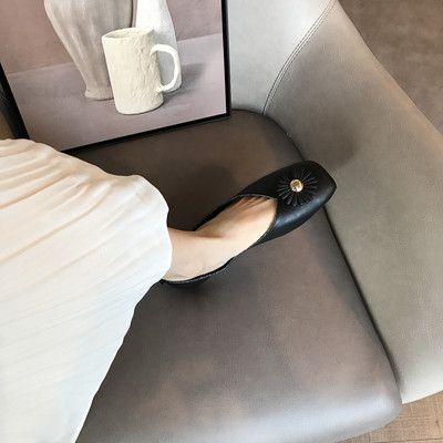 Női bőrcipő 3D virág elemmel - két modell