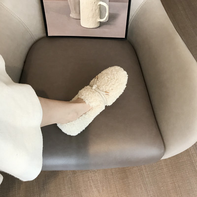 Női pehelycipő fűzővel és csattal