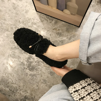 Női pehelycipő fűzővel és csattal