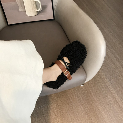 Női pehelycipő fűzővel és csattal