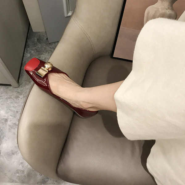 Casual γυναικεία παπούτσια από οικολογικό δέρμα με χρωματιστή κορδέλα