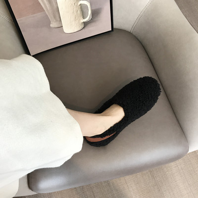 Alkalmi női pehelycipő bőr csattal - két modell