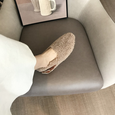 Alkalmi női pehelycipő bőr csattal - két modell