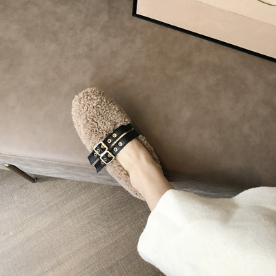 Alkalmi női pehelycipő bőr csattal - két modell