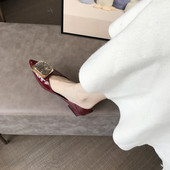 Lakkbőr cipő díszítéssel, két modellben