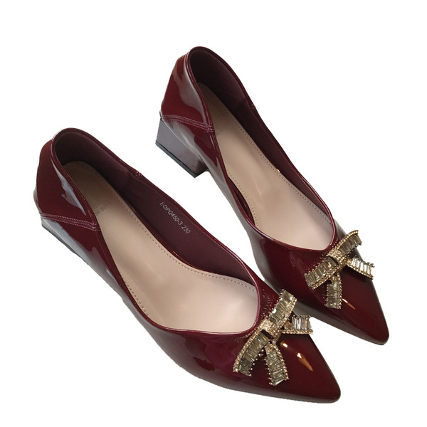 Lakkbőr cipő díszítéssel, két modellben