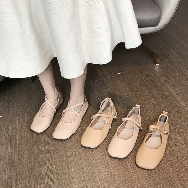 Modern női bőrcipő - balerina típusú