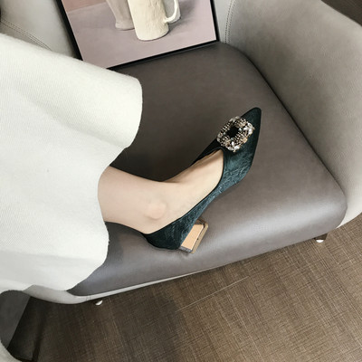 Moderni ženski model cipela na špic s petom od 3,5 cm