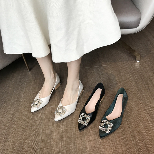 Moderni ženski model cipela na špic s petom od 3,5 cm