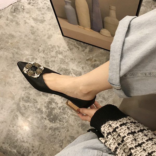 Moderni ženski model cipela na špic s petom od 3,5 cm