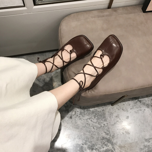 Női bőr fűzős cipő - két modell