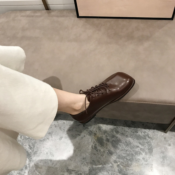 Női bőr fűzős cipő - két modell