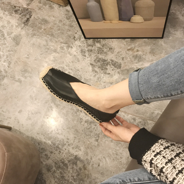 Alkalmi női bőrcipő lapos talppal több színben