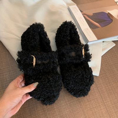 Plüss női cipő lapos talppal és csattal