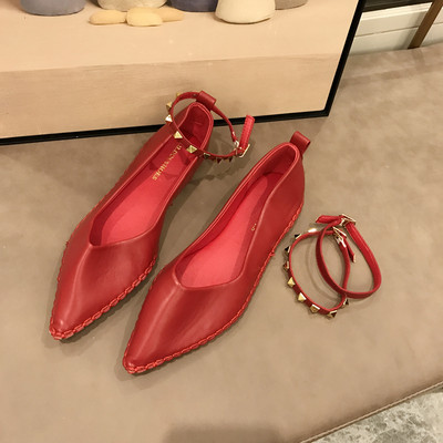 Jelenlegi női cipők két modellben