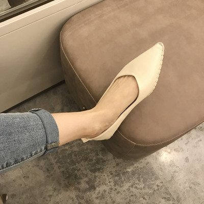 Jelenlegi női cipők két modellben