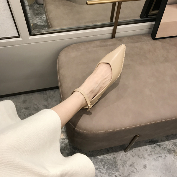 Jelenlegi női cipők két modellben