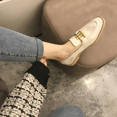 Női alkalmi bőr cipő fém díszítéssel - két modell