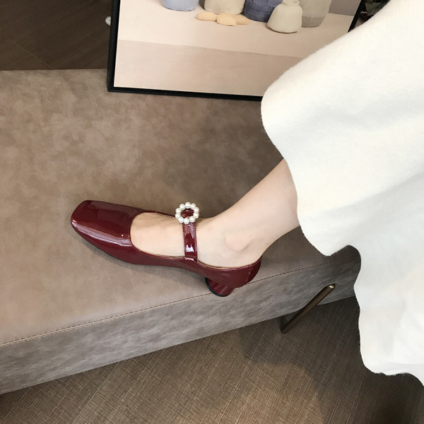 Gyöngyös női alkalmi cipő - két modell