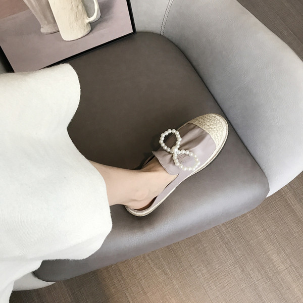 Gyöngyös, lapos talpú női alkalmi cipő - többféle modell