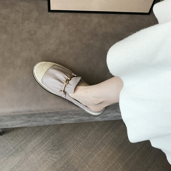 Gyöngyös, lapos talpú női alkalmi cipő - többféle modell