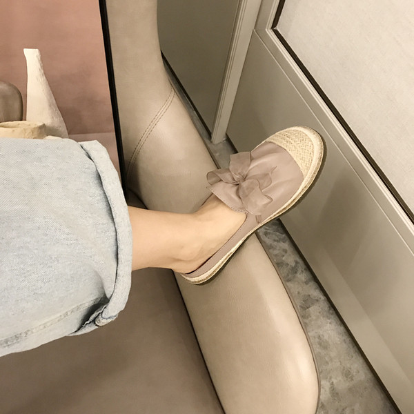 Gyöngyös, lapos talpú női alkalmi cipő - többféle modell