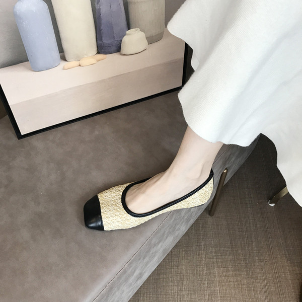 Női alkalmi cipő - lapos talppal és szalaggal